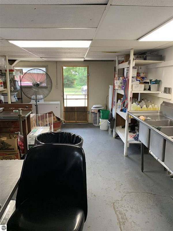 Big Rs Hogs & Dogs - Real Estate And Website Photo (newer photo)